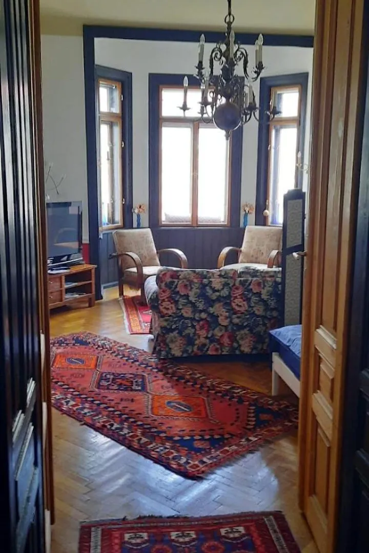 Wohnung In Hernals Mit Garten Und Strassenblick Vienna